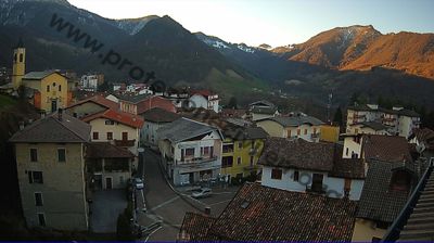 immagine della webcam nei dintorni di Barzio: webcam Moggio