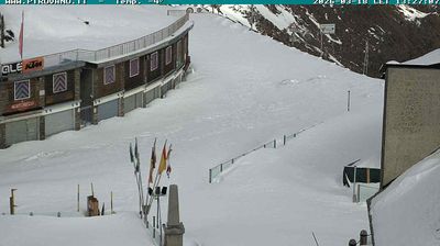immagine della webcam nei dintorni di Livigno: webcam Passo dello Stelvio