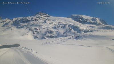 immagine della webcam nei dintorni di Gressoney-la-Trinitè: webcam Cervinia Cime Bianche Laghi