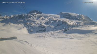 immagine della webcam nei dintorni di Valtournenche Colle Superiore: webcam Cervinia Cime Bianche Laghi