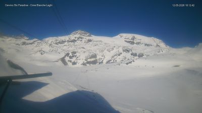 immagine della webcam nei dintorni di Valtournenche Colle Superiore: webcam Cervinia Cime Bianche Laghi