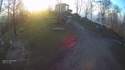 immagine della webcam nei dintorni di Rivalba: webcam Rocca Canavese