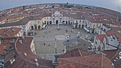 immagine della webcam nei dintorni di Nichelino: webcam Venaria Reale