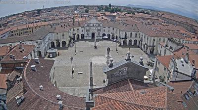 immagine della webcam nei dintorni di Castagneto Po: webcam Venaria Reale