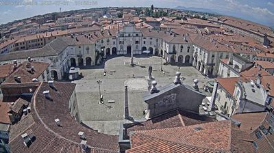 immagine della webcam nei dintorni di Nichelino: webcam Venaria Reale