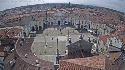 immagine della webcam nei dintorni di Pecetto Torinese: webcam Venaria Reale