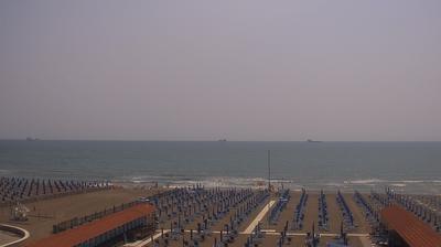 immagine della webcam nei dintorni di Viareggio: webcam Marina Di Carrara