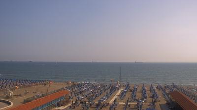 immagine della webcam nei dintorni di Tonfano: webcam Marina Di Carrara