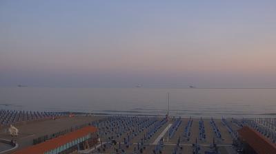 immagine della webcam nei dintorni di La Spezia: webcam Marina Di Carrara