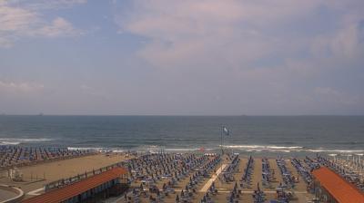 immagine della webcam nei dintorni di Viareggio: webcam Marina Di Carrara