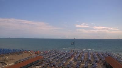 immagine della webcam nei dintorni di Marinella: webcam Marina Di Carrara