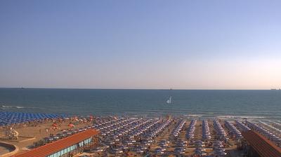 immagine della webcam nei dintorni di Forte dei Marmi: webcam Marina Di Carrara