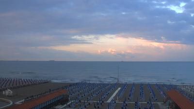 immagine della webcam nei dintorni di Portovenere: webcam Marina Di Carrara