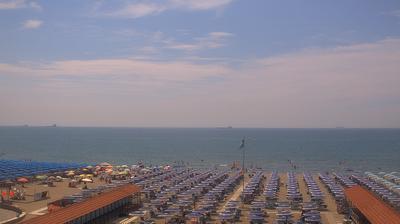 immagine della webcam nei dintorni di Cinquale: webcam Marina Di Carrara
