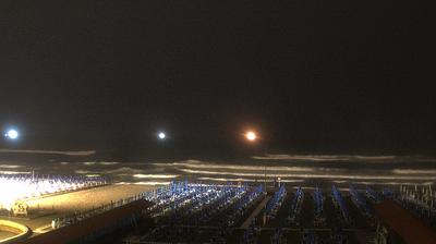immagine della webcam nei dintorni di Marina Di Torre Del Lago: webcam Marina Di Carrara