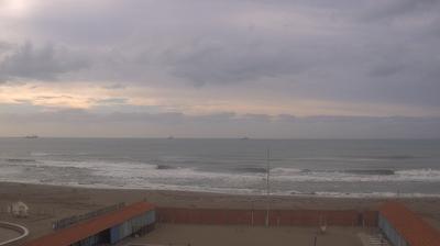 immagine della webcam nei dintorni di La Spezia: webcam Marina Di Carrara