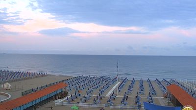 immagine della webcam nei dintorni di Carrara: webcam Marina Di Carrara