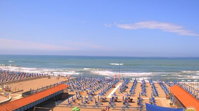 immagine della webcam nei dintorni di La Spezia: webcam Marina Di Carrara