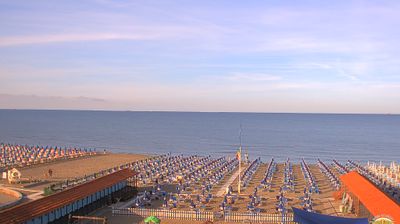 immagine della webcam nei dintorni di La Spezia: webcam Marina Di Carrara