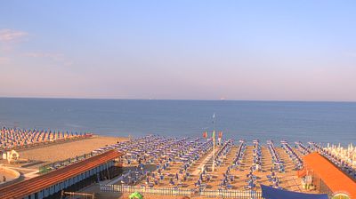 immagine della webcam nei dintorni di Carrara: webcam Marina Di Carrara