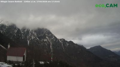 immagine della webcam nei dintorni di Posina: webcam Rifugio Campogrosso
