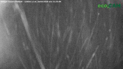 immagine della webcam nei dintorni di Altissimo: webcam Rifugio Campogrosso