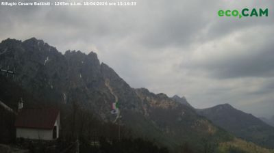 immagine della webcam nei dintorni di Passo Coe: webcam Rifugio Campogrosso