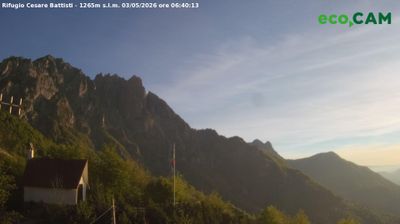 immagine della webcam nei dintorni di Valli del Pasubio: webcam Rifugio Campogrosso