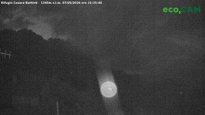 immagine della webcam nei dintorni di Lessinia: webcam Rifugio Campogrosso