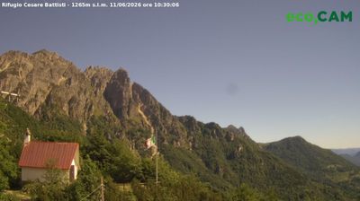 immagine della webcam nei dintorni di Altissimo: webcam Rifugio Campogrosso