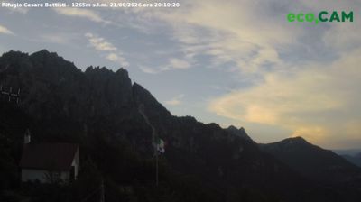 immagine della webcam nei dintorni di Valli del Pasubio: webcam Rifugio Campogrosso