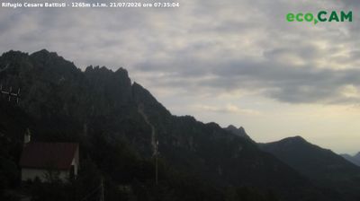 immagine della webcam nei dintorni di Passo delle Fittanze: webcam Rifugio Campogrosso