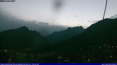 immagine della webcam nei dintorni di Monte Cornizzolo: webcam Mandello del Lario