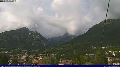 immagine della webcam nei dintorni di Piani d'Erna: webcam Mandello del Lario