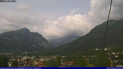 immagine della webcam nei dintorni di Piani Resinelli: webcam Mandello del Lario