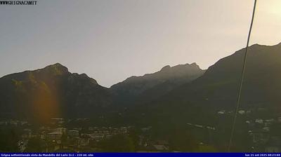 immagine della webcam nei dintorni di Suello: webcam Mandello del Lario