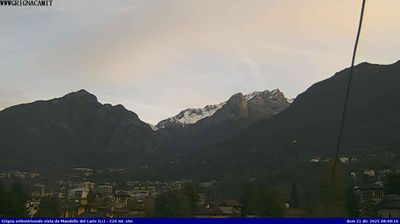 immagine della webcam nei dintorni di Piani d'Erna: webcam Mandello del Lario