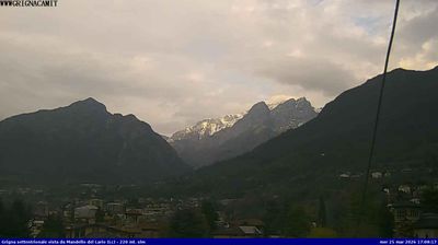 immagine della webcam nei dintorni di Vendrogno: webcam Mandello del Lario
