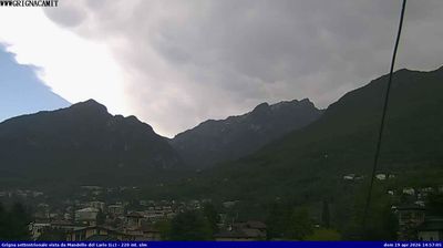 immagine della webcam nei dintorni di Perledo: webcam Mandello del Lario