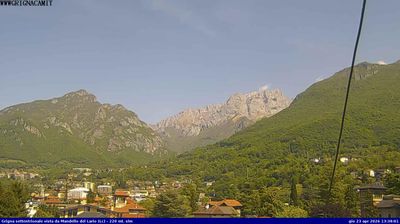 immagine della webcam nei dintorni di Piani di Bobbio: webcam Mandello del Lario