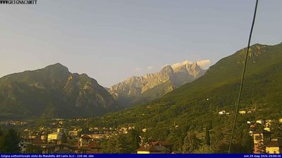 immagine della webcam nei dintorni di Valtorta impianti: webcam Mandello del Lario
