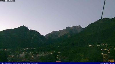 immagine della webcam nei dintorni di Perledo: webcam Mandello del Lario