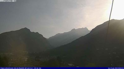 immagine della webcam nei dintorni di Alpe Giumello: webcam Mandello del Lario