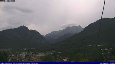 immagine della webcam nei dintorni di Piani di Bobbio: webcam Mandello del Lario