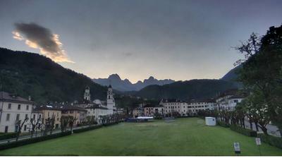 immagine della webcam nei dintorni di Masare': webcam Agordo