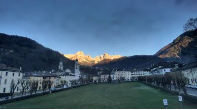 immagine della webcam nei dintorni di Soverzene: webcam Agordo