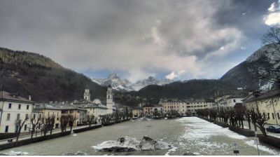 immagine della webcam nei dintorni di San Martino di Castrozza: webcam Agordo