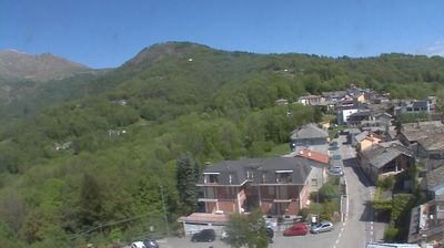immagine della webcam nei dintorni di Traversella: webcam Castelnuovo Nigra
