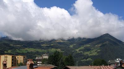 immagine della webcam nei dintorni di Introbio: webcam Piani di Bobbio