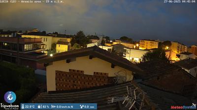 immagine della webcam nei dintorni di Marina Di Torre Del Lago: webcam Lucca